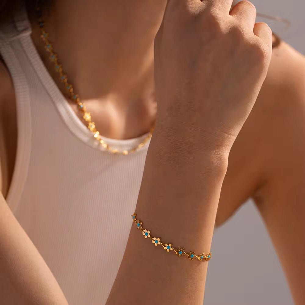 Fleur Gold Necklace & Bracelet - Calilo Australia